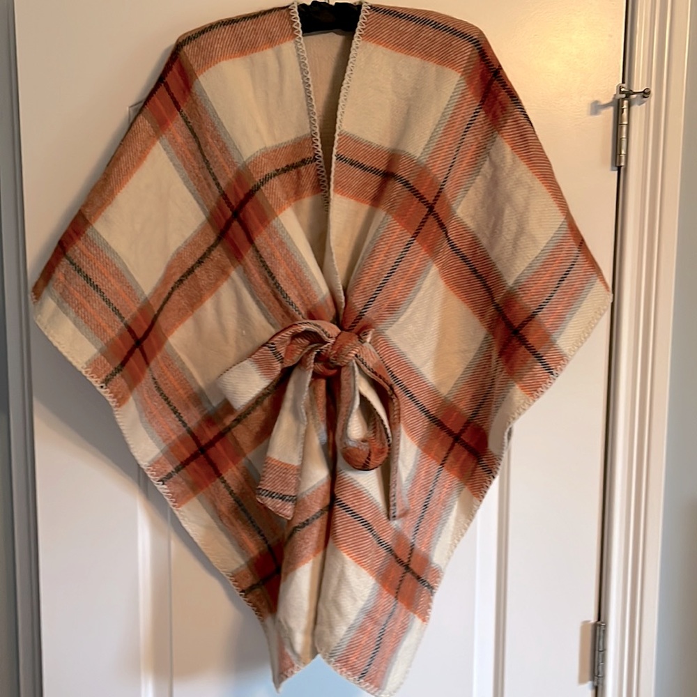 Beautiful cape/poncho/wrap with tie belt